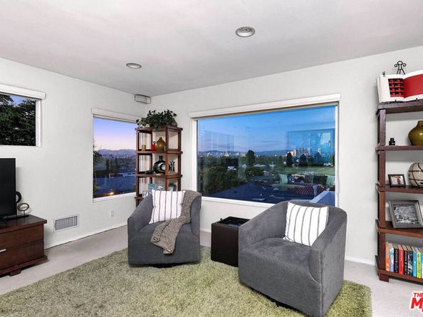 12118 Navy Street, Los Angeles CA 90066