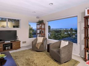 12118 Navy Street, Los Angeles CA 90066