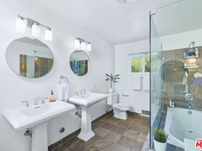 12118 Navy Street, Los Angeles CA 90066