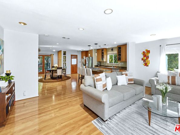 12118 Navy Street, Los Angeles CA 90066