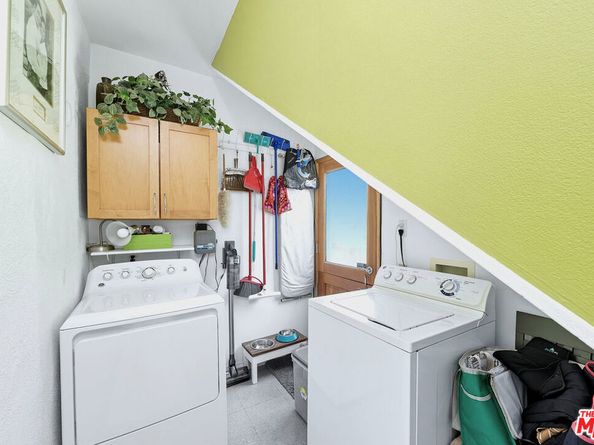 12118 Navy Street, Los Angeles CA 90066