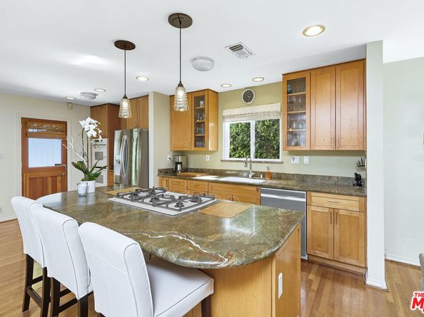 12118 Navy Street, Los Angeles CA 90066