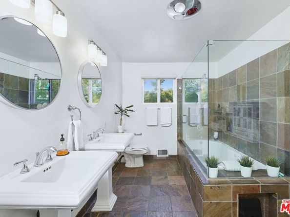 12118 Navy Street, Los Angeles CA 90066