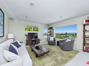 12118 Navy Street, Los Angeles CA 90066