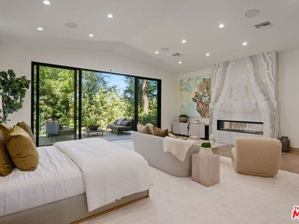 9153 Janice Place, Beverly Hills CA 90210