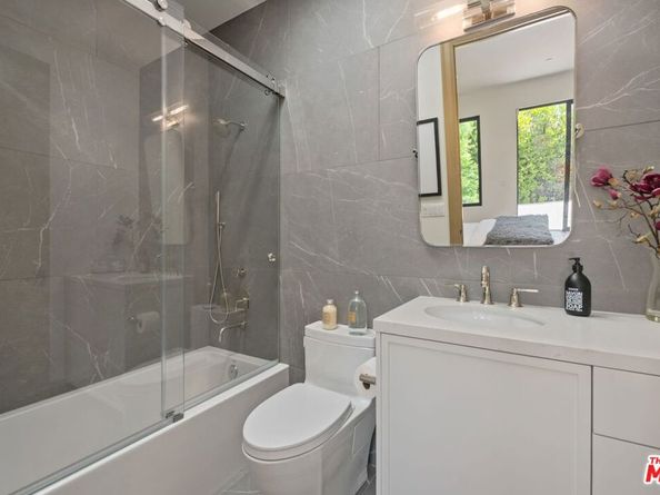 9153 Janice Place, Beverly Hills CA 90210