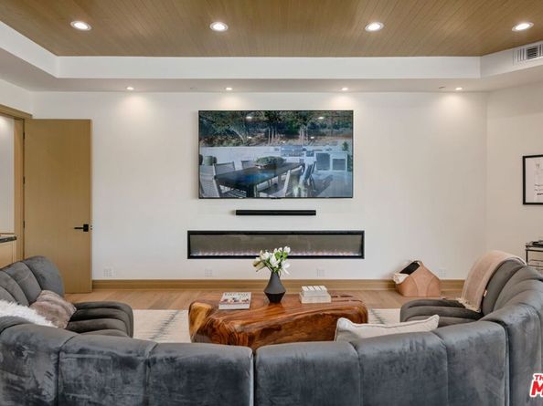 9153 Janice Place, Beverly Hills CA 90210