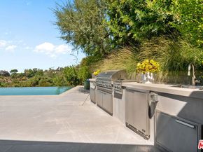 9153 Janice Place, Beverly Hills CA 90210