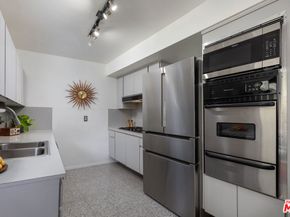 3625 Fredonia Drive 12, Los Angeles CA 90068