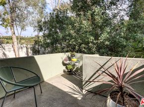 3625 Fredonia Drive 12, Los Angeles CA 90068