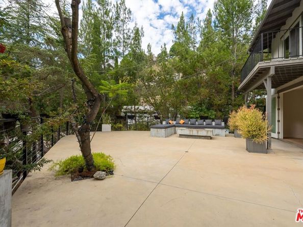 7560 Devista Drive, Los Angeles CA 90046