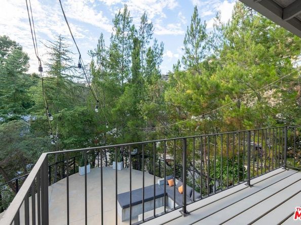 7560 Devista Drive, Los Angeles CA 90046