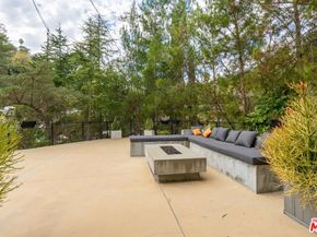 7560 Devista Drive, Los Angeles CA 90046
