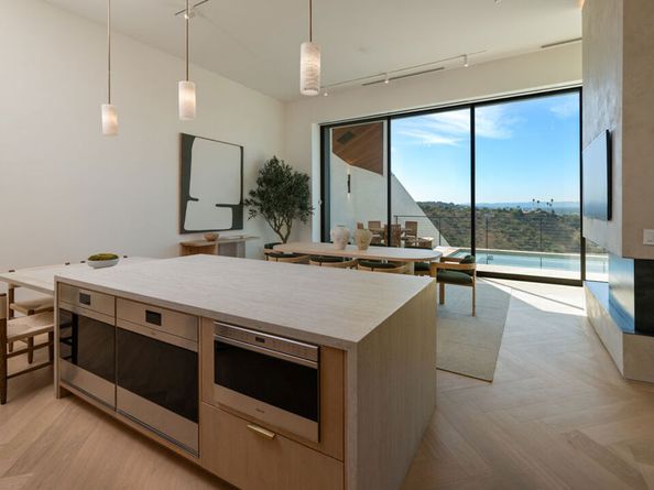 3699 Alta Mesa Drive, Studio City CA 91604