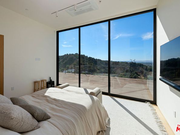 3699 Alta Mesa Drive, Studio City CA 91604