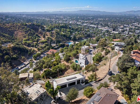 3699 Alta Mesa Drive, Studio City CA 91604