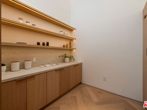 3699 Alta Mesa Drive, Studio City CA 91604