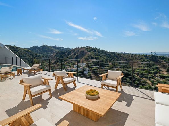 3699 Alta Mesa Drive, Studio City CA 91604