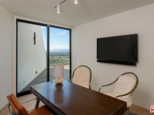 3699 Alta Mesa Drive, Studio City CA 91604