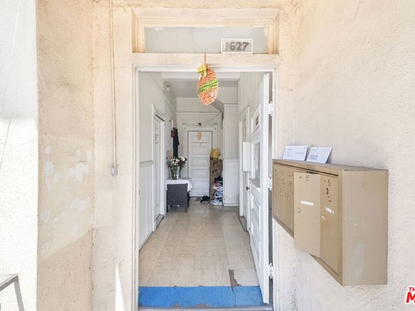 1627 S Burlington Avenue, Los Angeles CA 90006