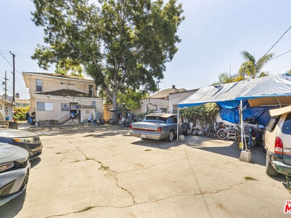 1627 S Burlington Avenue, Los Angeles CA 90006