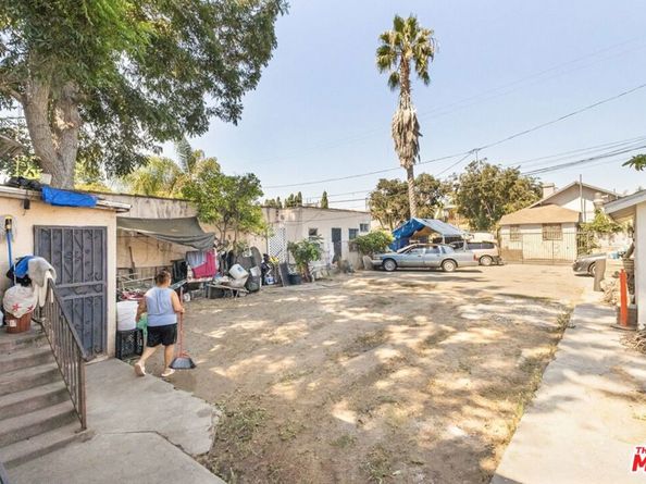 1627 S Burlington Avenue, Los Angeles CA 90006