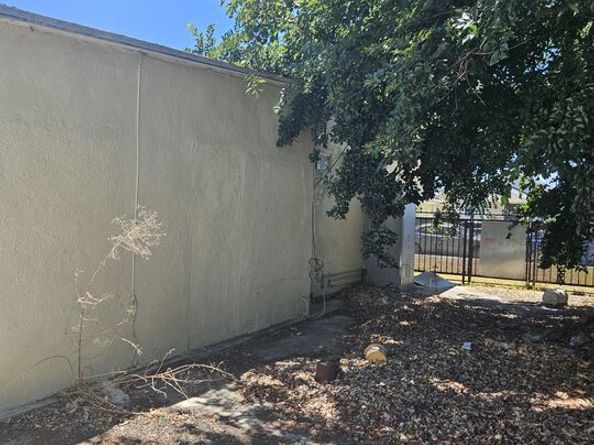 6072 Gifford Avenue, Huntington Park CA 90255