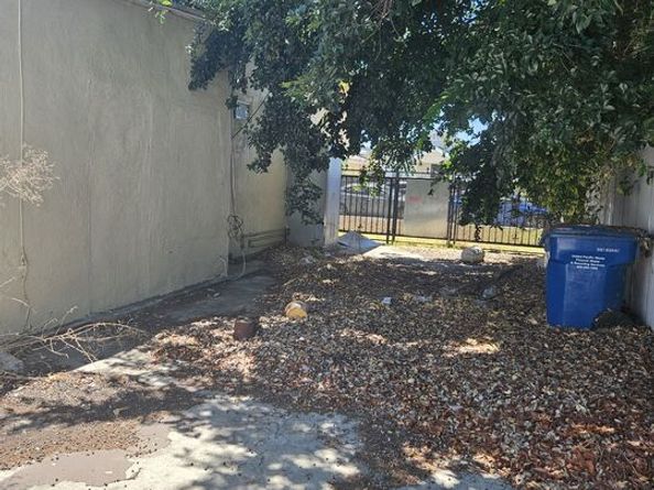 6072 Gifford Avenue, Huntington Park CA 90255