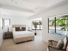 1133 S Cochran Avenue, Los Angeles CA 90019