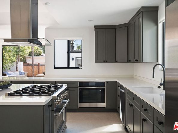 1133 S Cochran Avenue, Los Angeles CA 90019