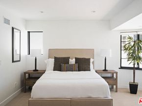 1133 S Cochran Avenue, Los Angeles CA 90019