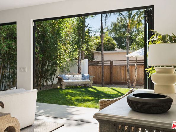 1133 S Cochran Avenue, Los Angeles CA 90019