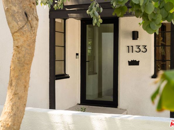 1133 S Cochran Avenue, Los Angeles CA 90019