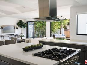 1133 S Cochran Avenue, Los Angeles CA 90019