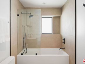 1133 S Cochran Avenue, Los Angeles CA 90019