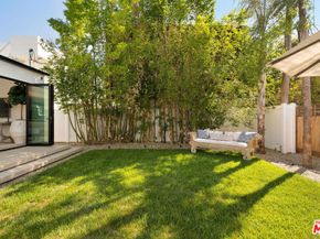 1133 S Cochran Avenue, Los Angeles CA 90019