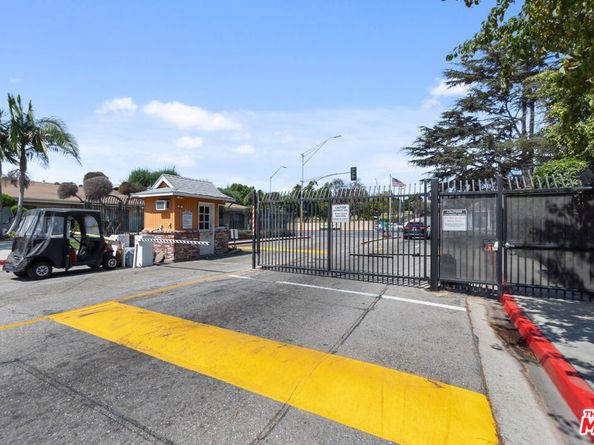 3500 W Manchester Boulevard 30, Inglewood CA 90305