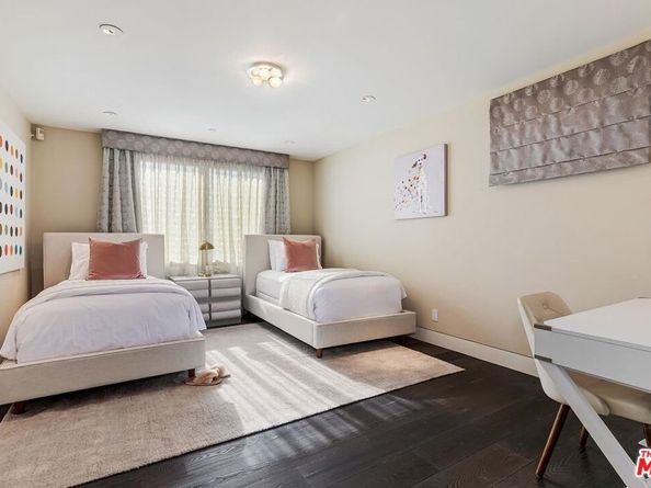 831 Georgina Avenue, Santa Monica CA 90402