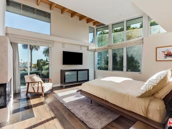 831 Georgina Avenue, Santa Monica CA 90402