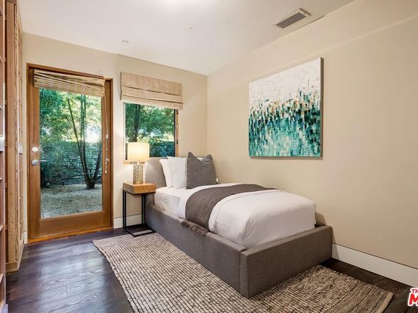 831 Georgina Avenue, Santa Monica CA 90402