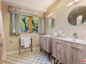 831 Georgina Avenue, Santa Monica CA 90402