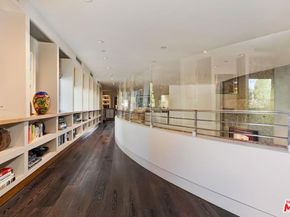 831 Georgina Avenue, Santa Monica CA 90402