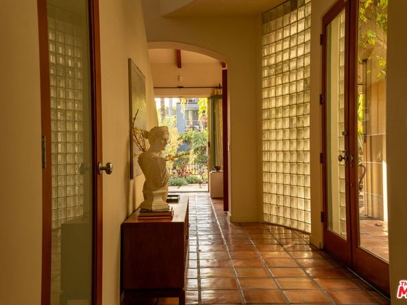 416 Carroll Canal, Venice CA 90291