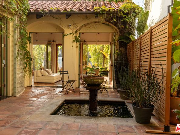 416 Carroll Canal, Venice CA 90291