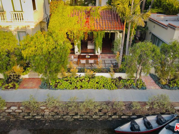 416 Carroll Canal, Venice CA 90291