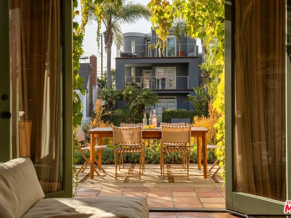 416 Carroll Canal, Venice CA 90291