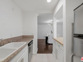 10732 Woodbine Street 3, Los Angeles CA 90034