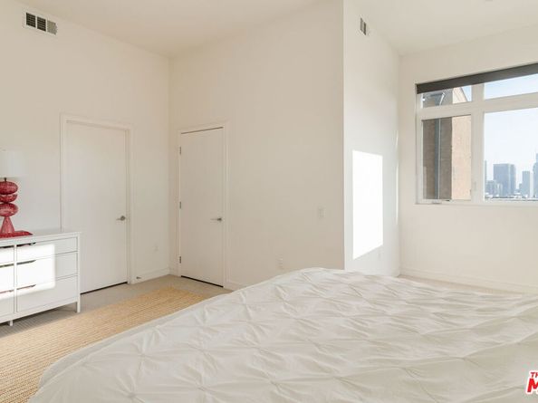 1124 W Panorama Way, Los Angeles CA 90012