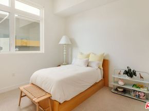 1124 W Panorama Way, Los Angeles CA 90012