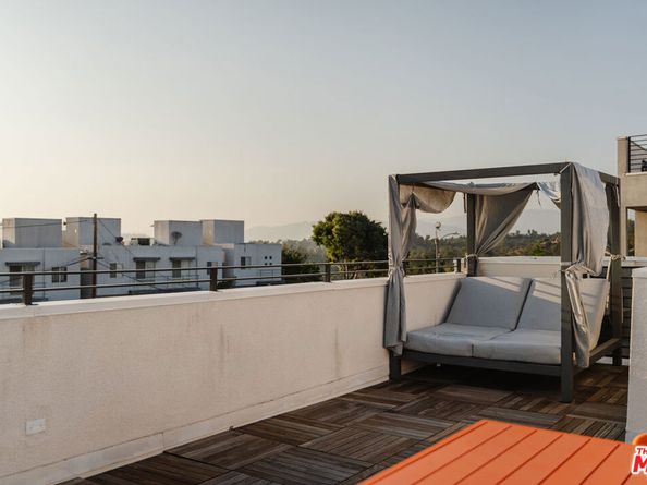 1124 W Panorama Way, Los Angeles CA 90012